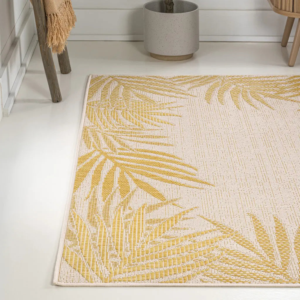 4' X 6' Yellow And Cream Floral Indoor Outdoor Area Rug Homeroots Outdoor