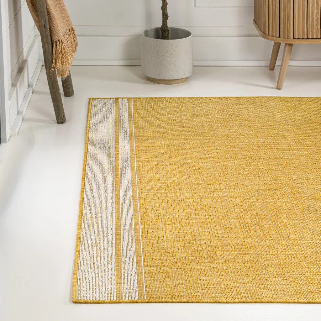 4' X 6' Yellow And Cream Indoor Outdoor Area Rug Homeroots Outdoor
