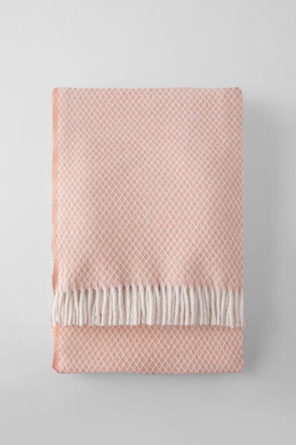 55" X 70" Coral And White Cotton Blend Geometric Plush Throw Blanket with Fringe Homeroots Home Decor