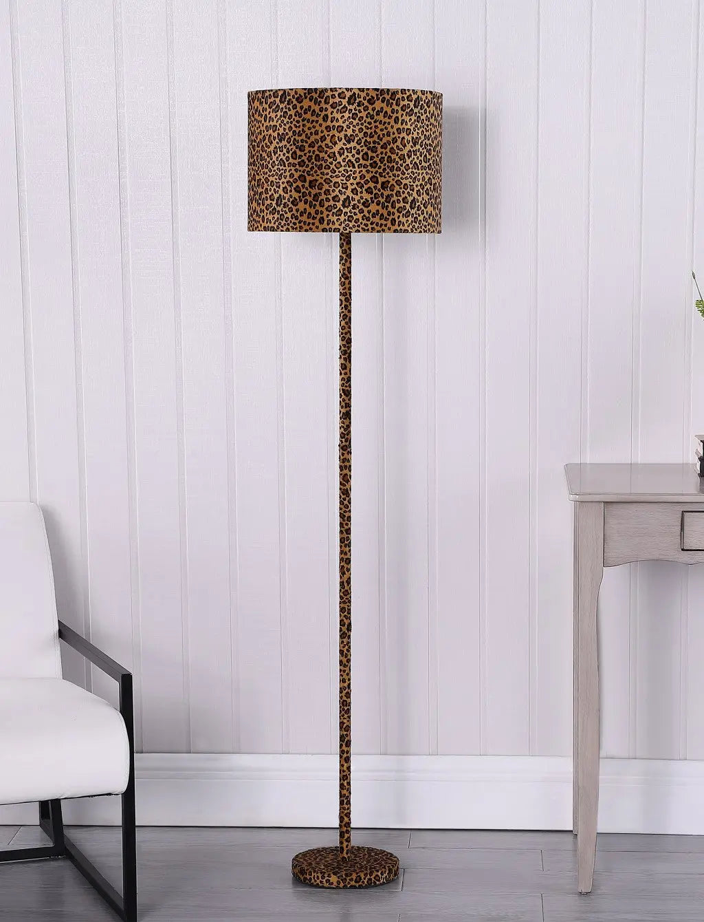 59" Amber And Black Metal Floor Lamp With Amber And Black Animals Faux Leather Cylinder Shade Homeroots Lighting