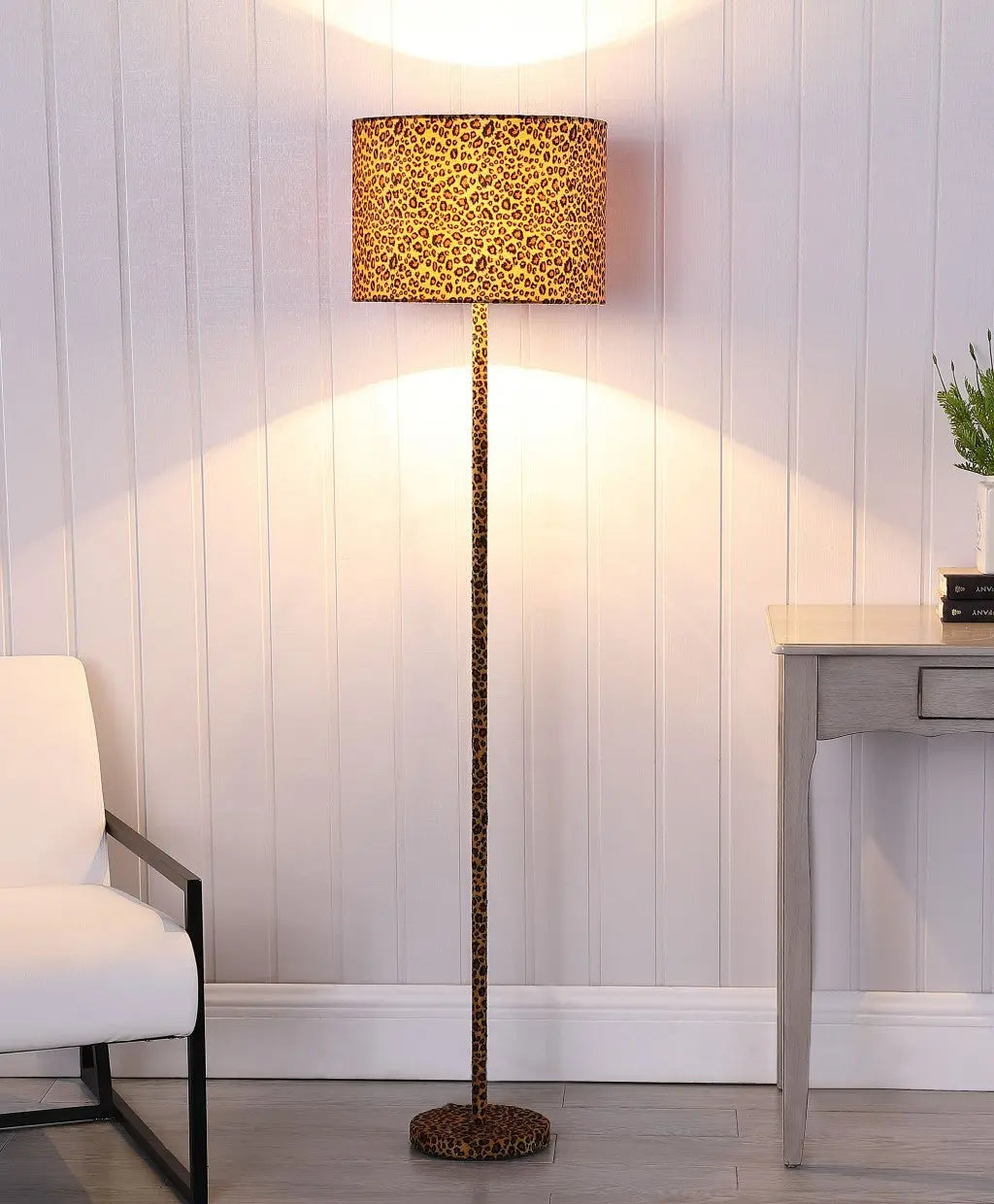 59" Amber And Black Metal Floor Lamp With Amber And Black Animals Faux Leather Cylinder Shade Homeroots Lighting
