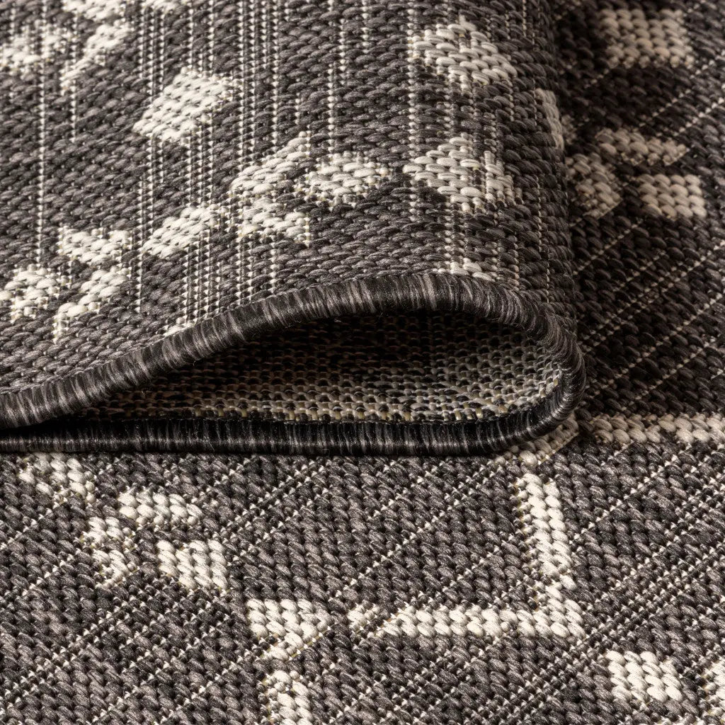 5' Black And Gray Square Trellis Indoor Outdoor Area Rug Homeroots Outdoor