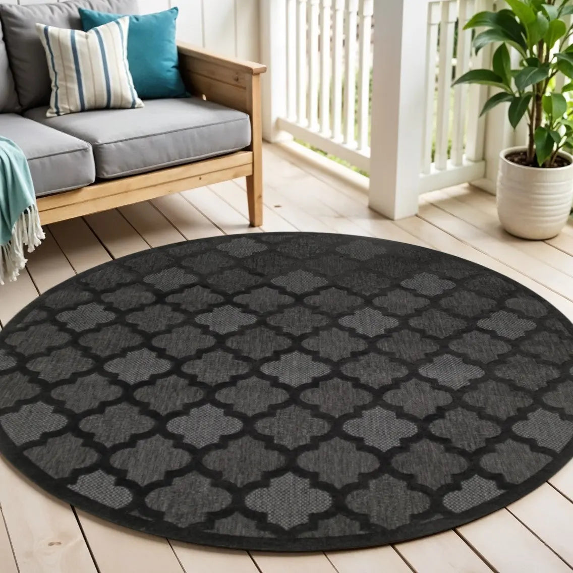 5' Charcoal And Black Round Trellis Indoor Outdoor Area Rug Homeroots Outdoor