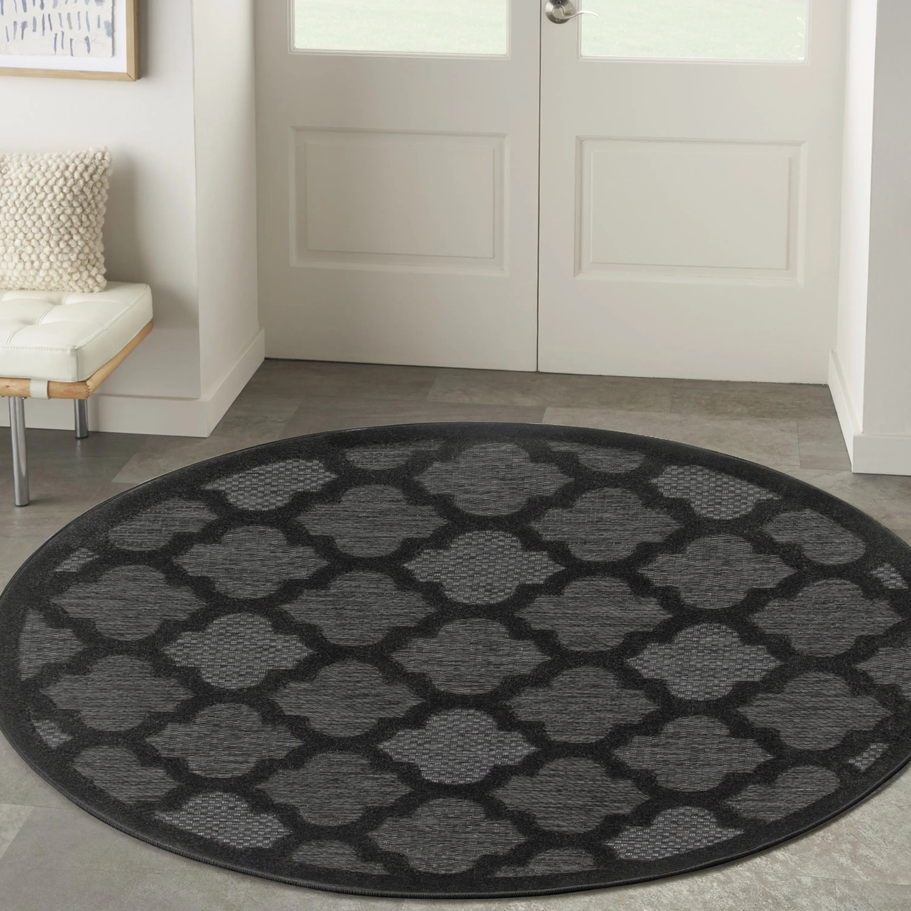 5' Charcoal And Black Round Trellis Indoor Outdoor Area Rug Homeroots Outdoor