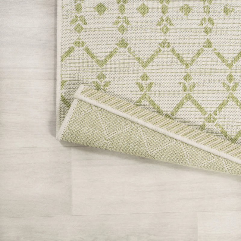 5' Cream And Green Round Trellis Indoor Outdoor Area Rug Homeroots Outdoor