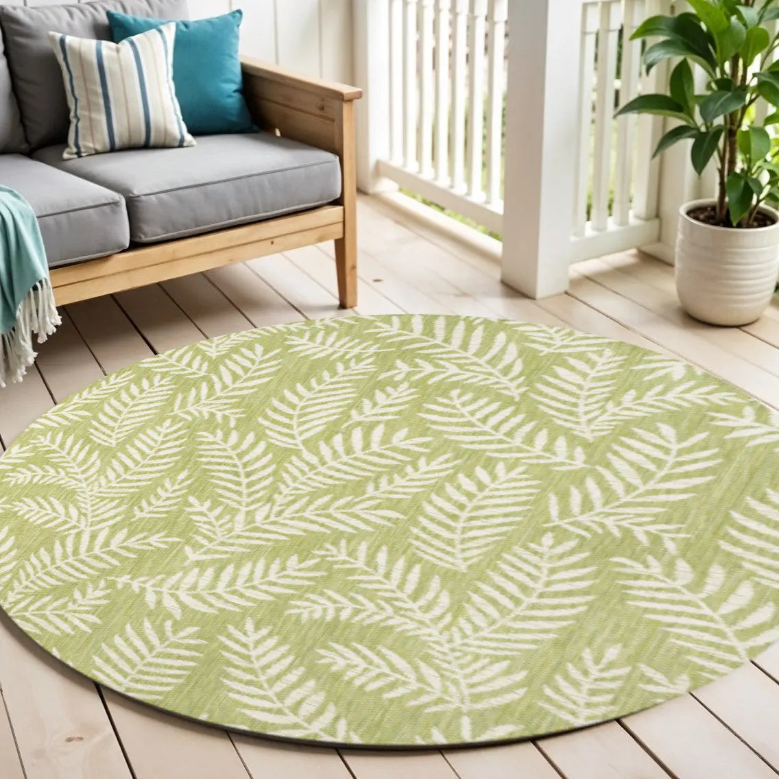 5' Green And Cream Round Floral Indoor Outdoor Area Rug Homeroots Outdoor