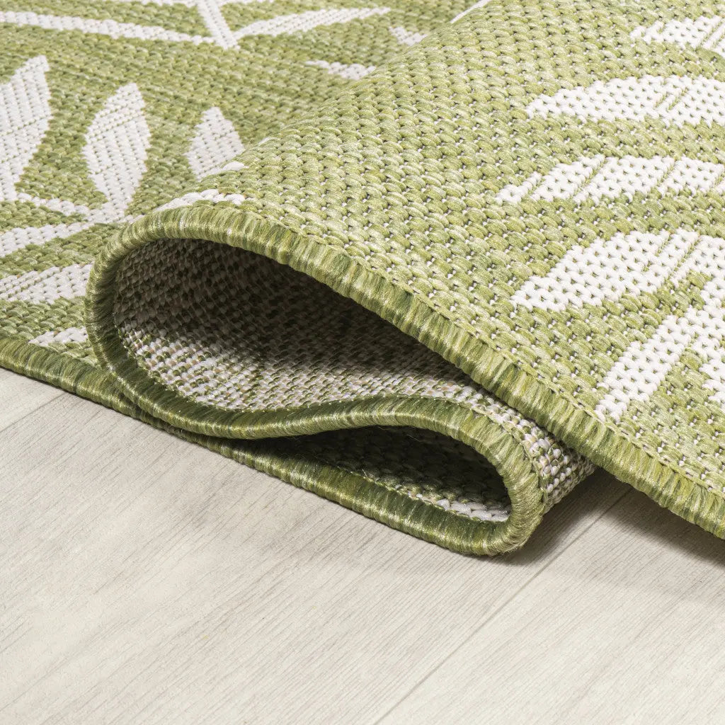 5' Green And Cream Round Floral Indoor Outdoor Area Rug Homeroots Outdoor