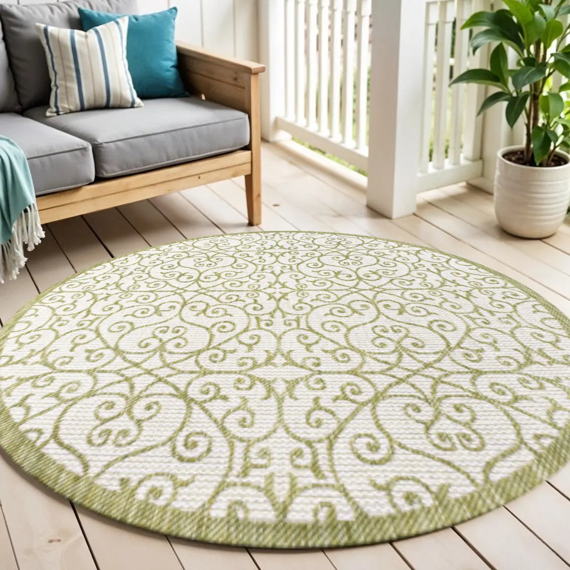 5' Green And Cream Round Geometric Indoor Outdoor Area Rug Homeroots Outdoor