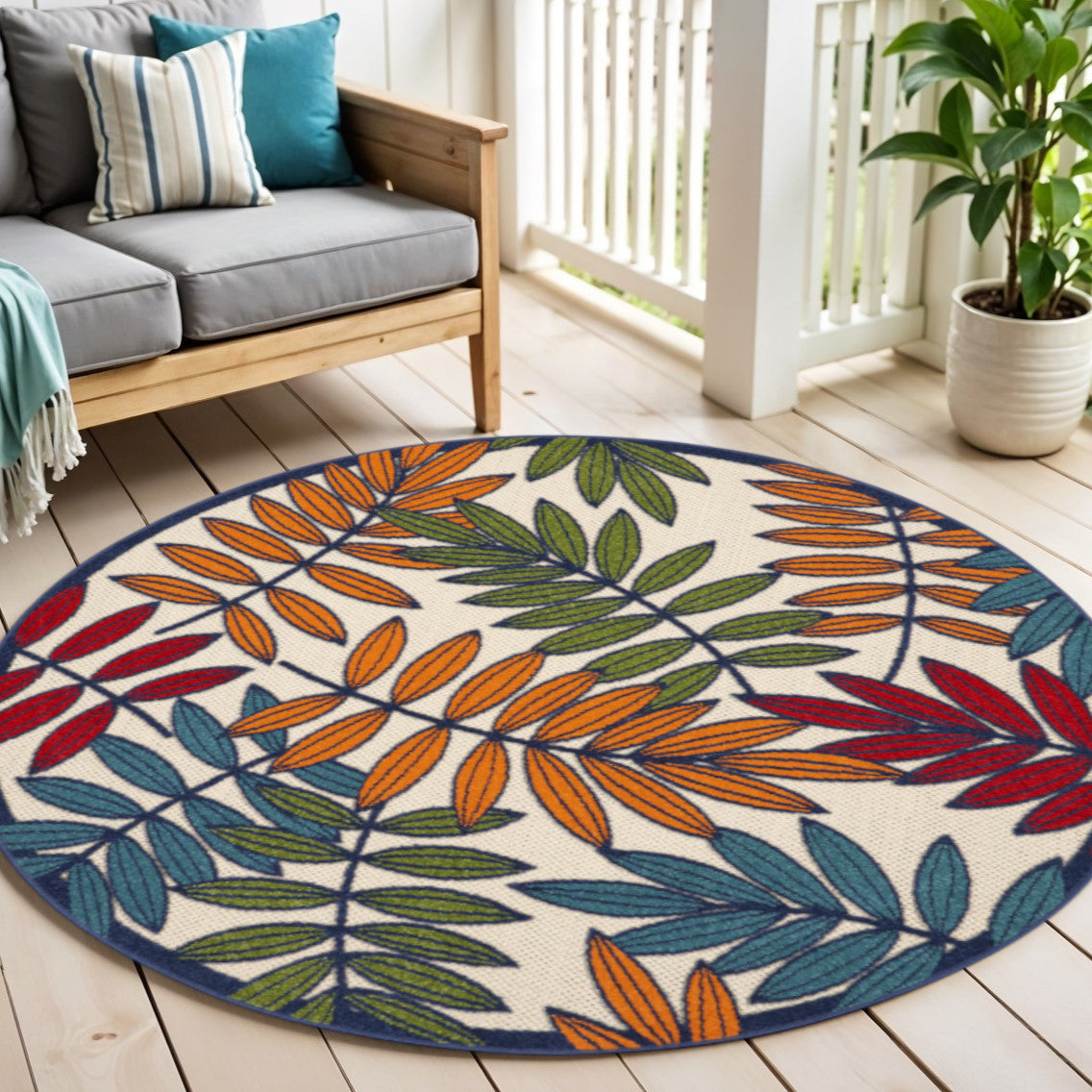 5' Ivory And Blue Round Floral Indoor Outdoor Area Rug - GreatEagleInc