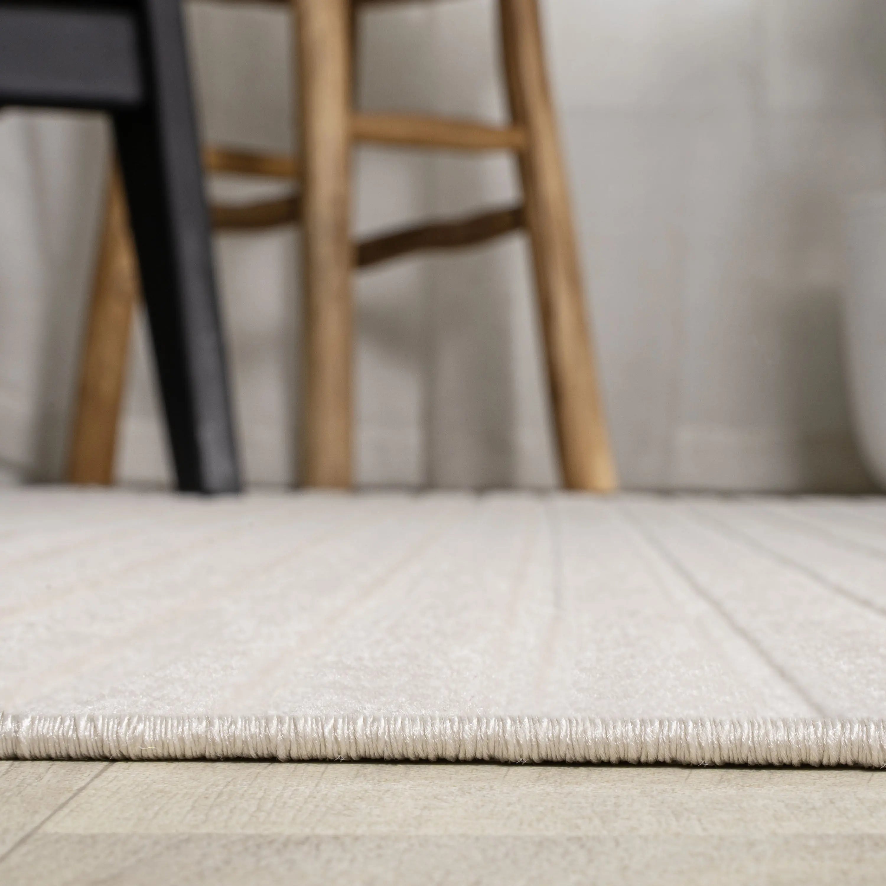 5' Ivory And Cream Round Striped Indoor Outdoor Area Rug Homeroots Outdoor