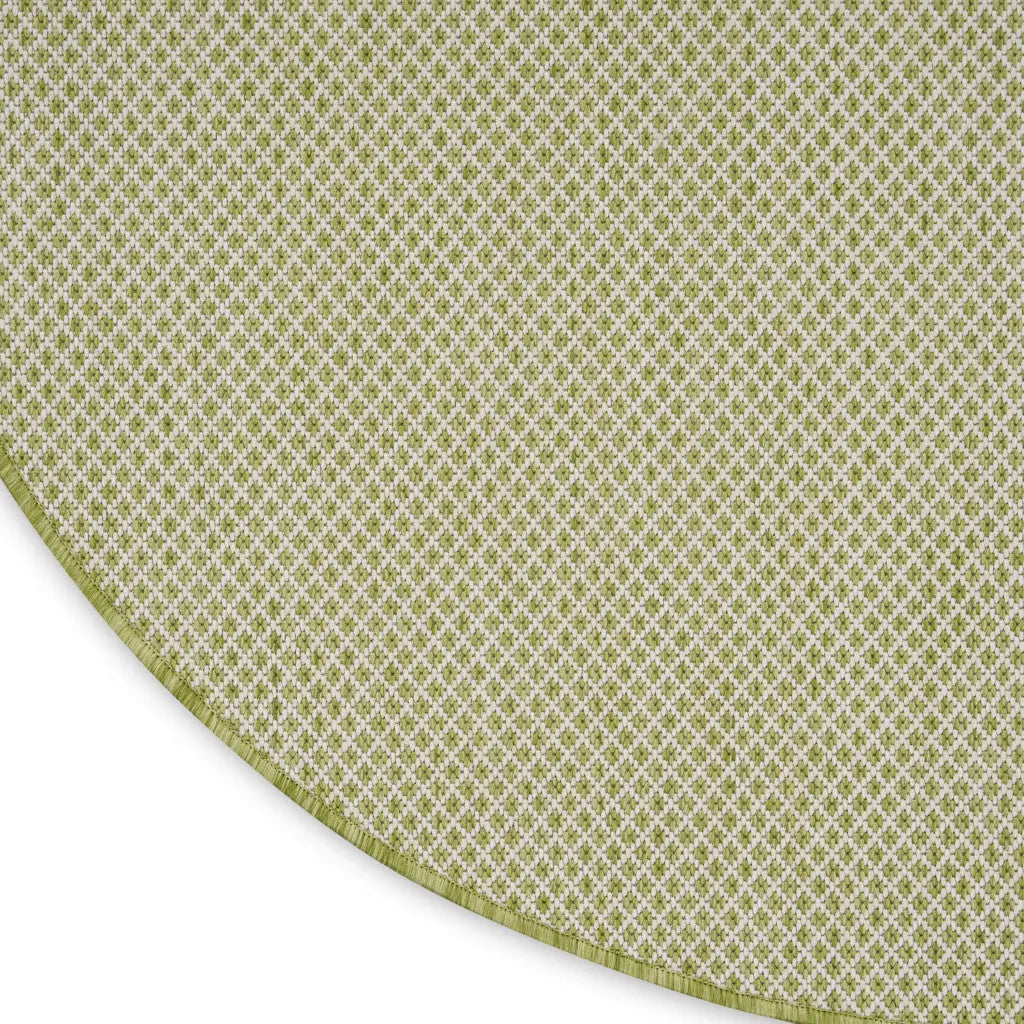 5' Ivory And Green Round Geometric Indoor Outdoor Area Rug Homeroots Outdoor