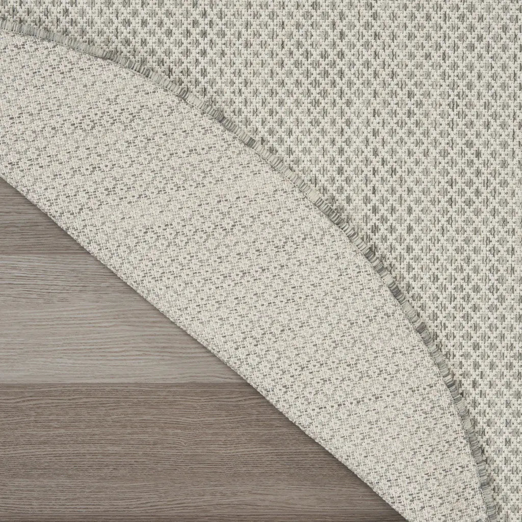 5' Ivory And Silver Round Geometric Indoor Outdoor Area Rug Homeroots Outdoor
