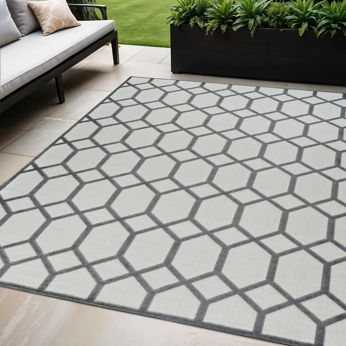 5' X 7' Beige And Gray Geometric Distressed Indoor Outdoor Area Rug Homeroots Outdoor