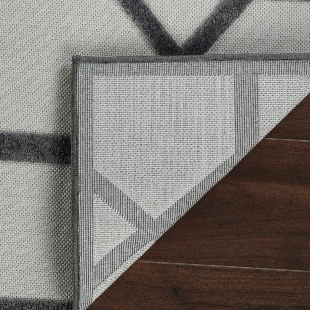 5' X 7' Beige And Gray Geometric Distressed Indoor Outdoor Area Rug Homeroots Outdoor