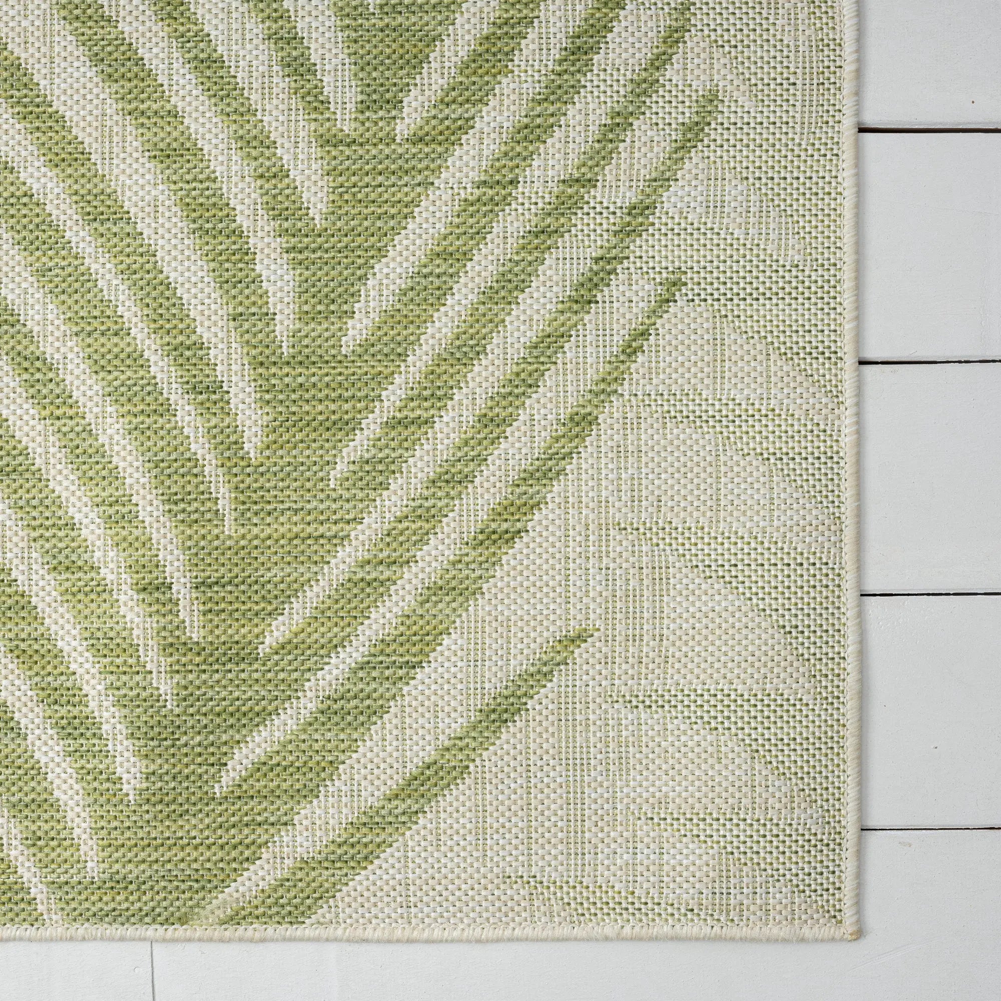5' X 7' Beige And Green Palm Leaf Indoor Outdoor Area Rug Homeroots Outdoor