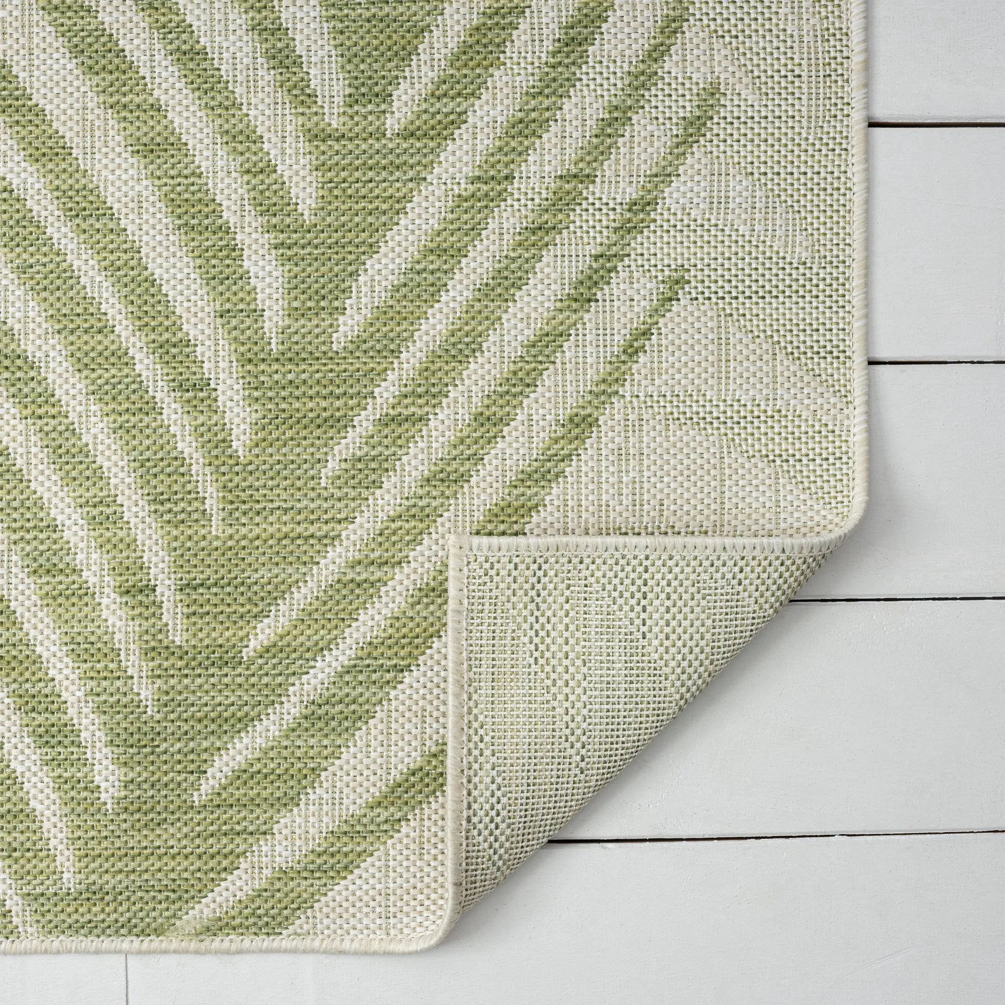 5' X 7' Beige And Green Palm Leaf Indoor Outdoor Area Rug Homeroots Outdoor