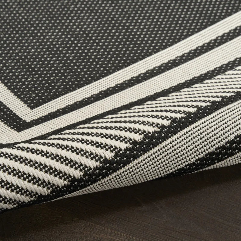 5' X 7' Black Geometric Indoor Outdoor Area Rug Homeroots Outdoor