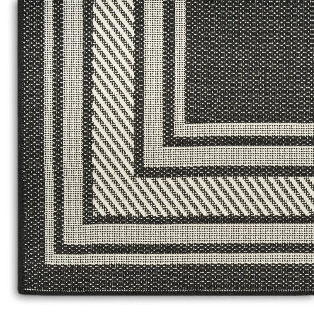 5' X 7' Black Geometric Indoor Outdoor Area Rug Homeroots Outdoor