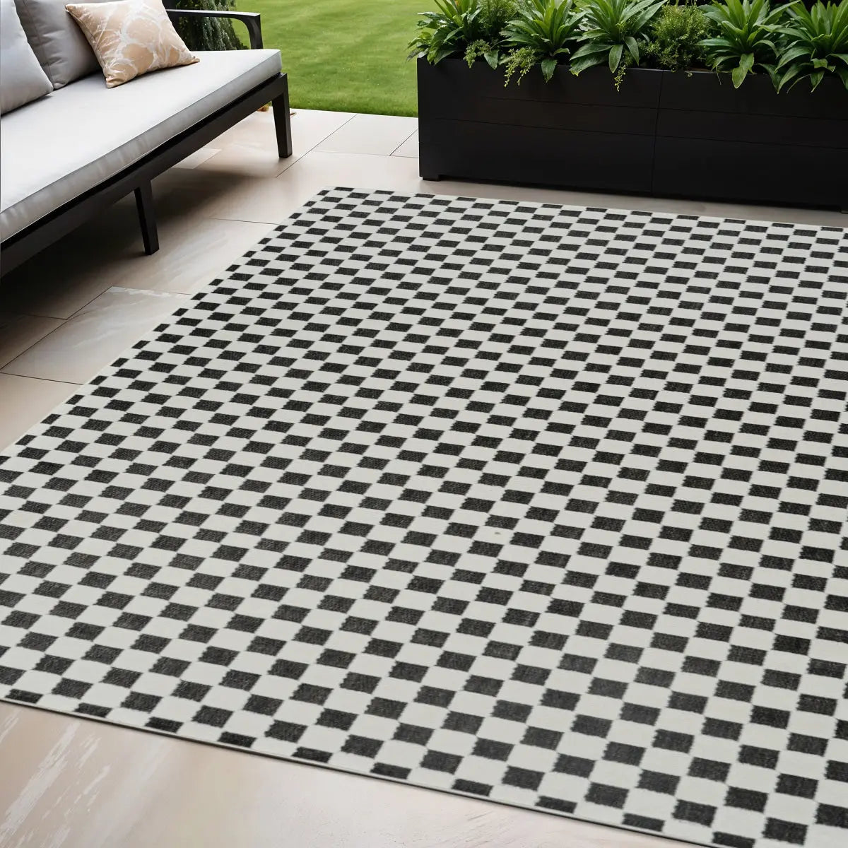 5' X 7' Black and White Geometric Distressed Indoor Outdoor Area Rug Homeroots Outdoor