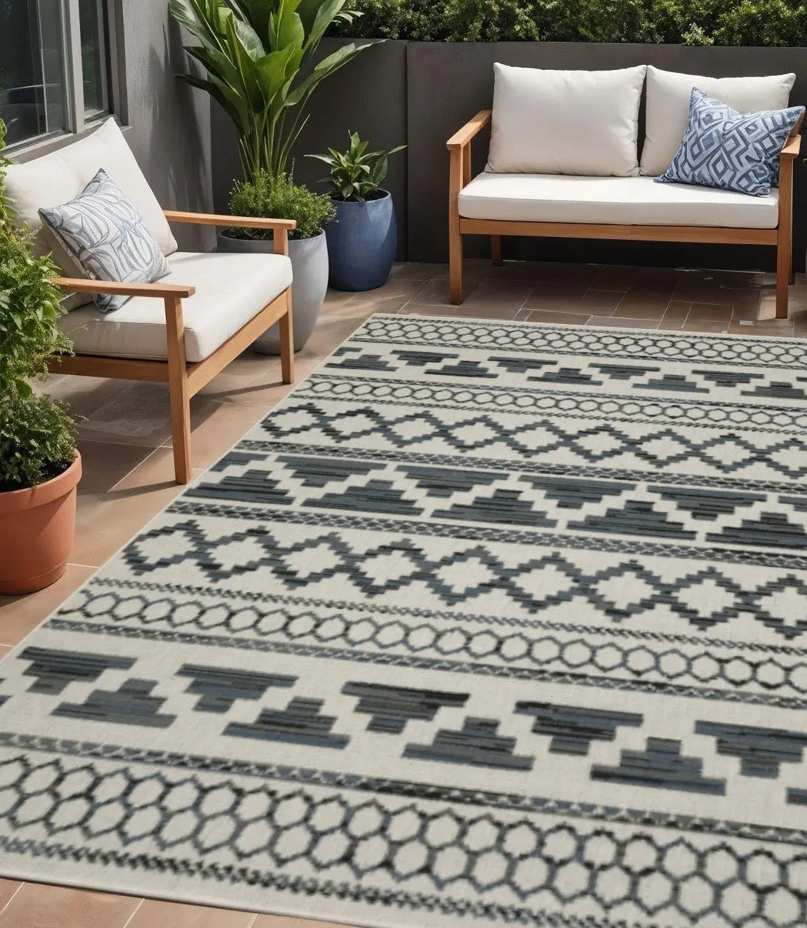 5' X 7' Blue and Beige Geometric Stain Resistant Indoor Outdoor Area Rug Homeroots Outdoor