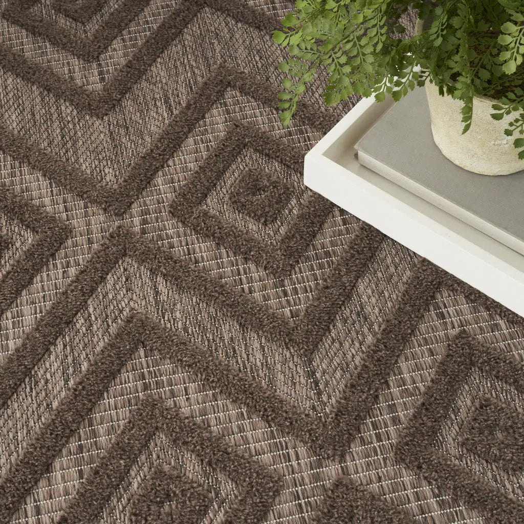 5' X 7' Dark Brown And Light Brown Geometric Indoor Outdoor Area Rug Homeroots Outdoor