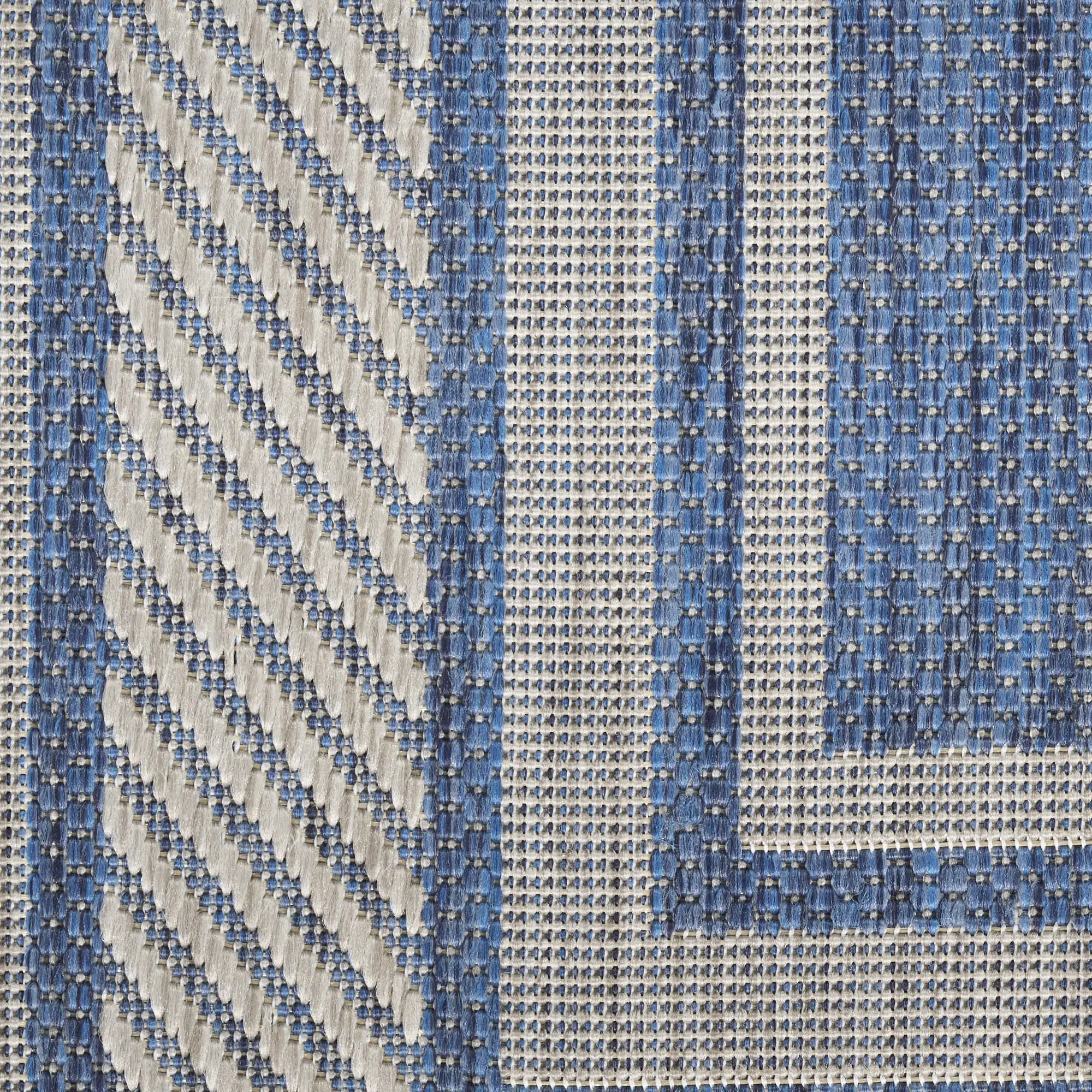 5' X 7' Denim Blue And Ivory Geometric Indoor Outdoor Area Rug Homeroots Outdoor