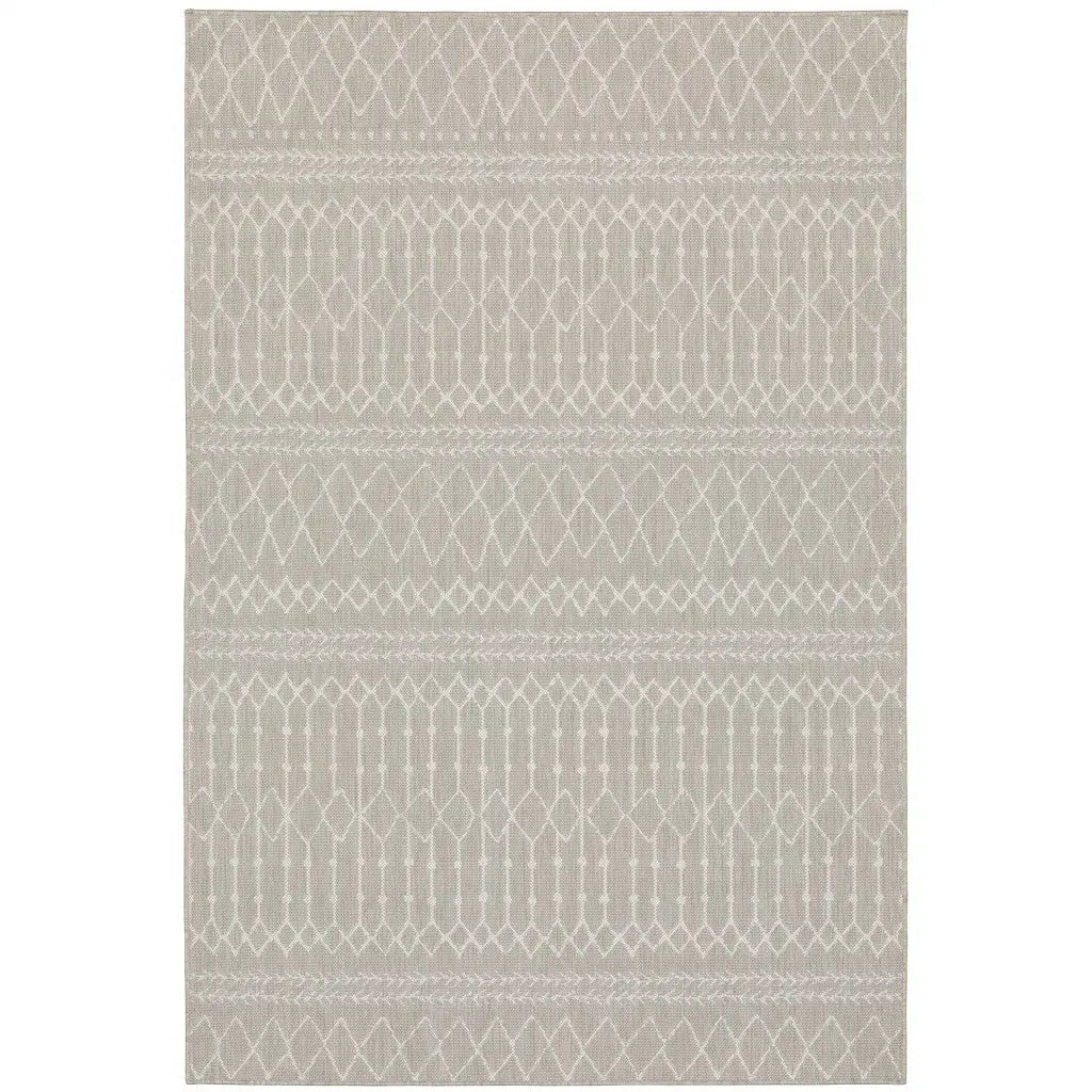 5' X 7' Gray And Ivory Indoor Outdoor Area Rug Homeroots Outdoor
