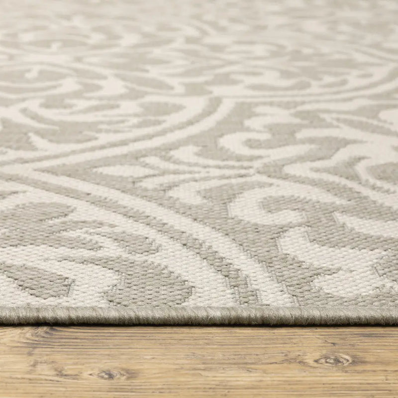 5' X 7' Gray and Ivory Floral Stain Resistant Indoor Outdoor Area Rug Homeroots Outdoor