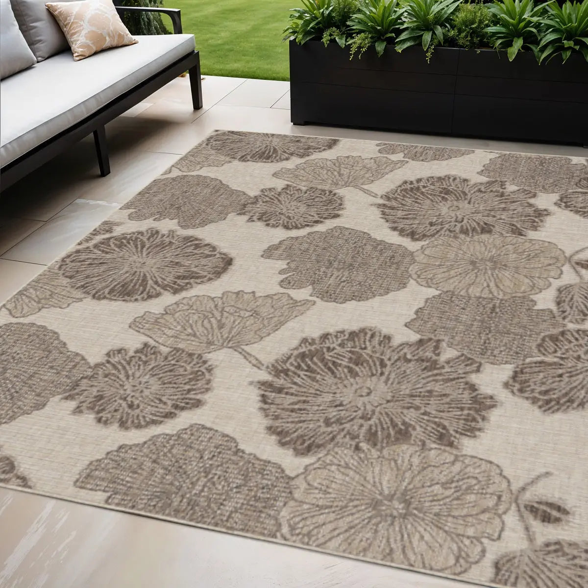 5' X 7' Natural And Ivory Floral Indoor Outdoor Area Rug Homeroots Outdoor