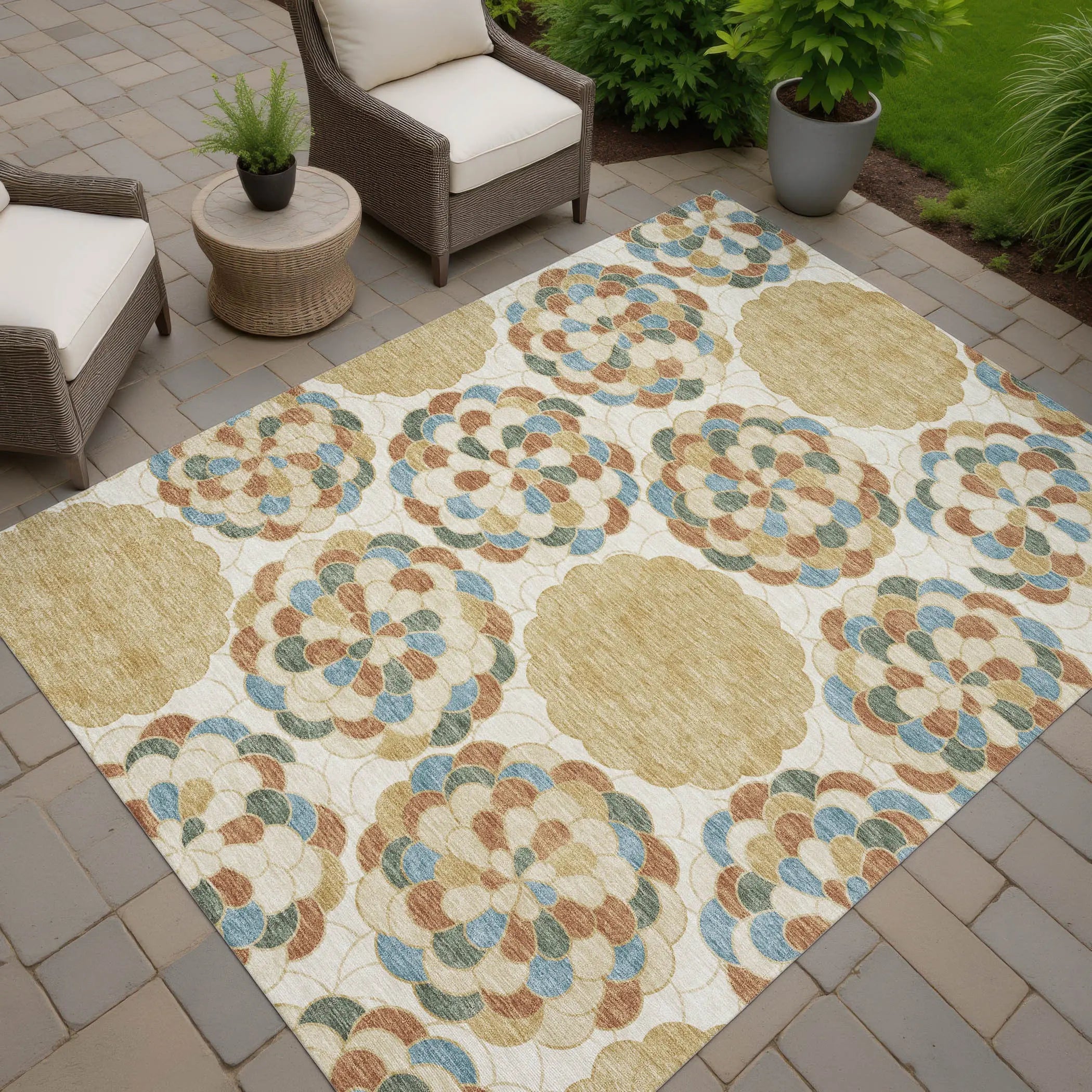 5' X 8' Beige And Ivory Floral Washable Indoor Outdoor Area Rug Homeroots Outdoor