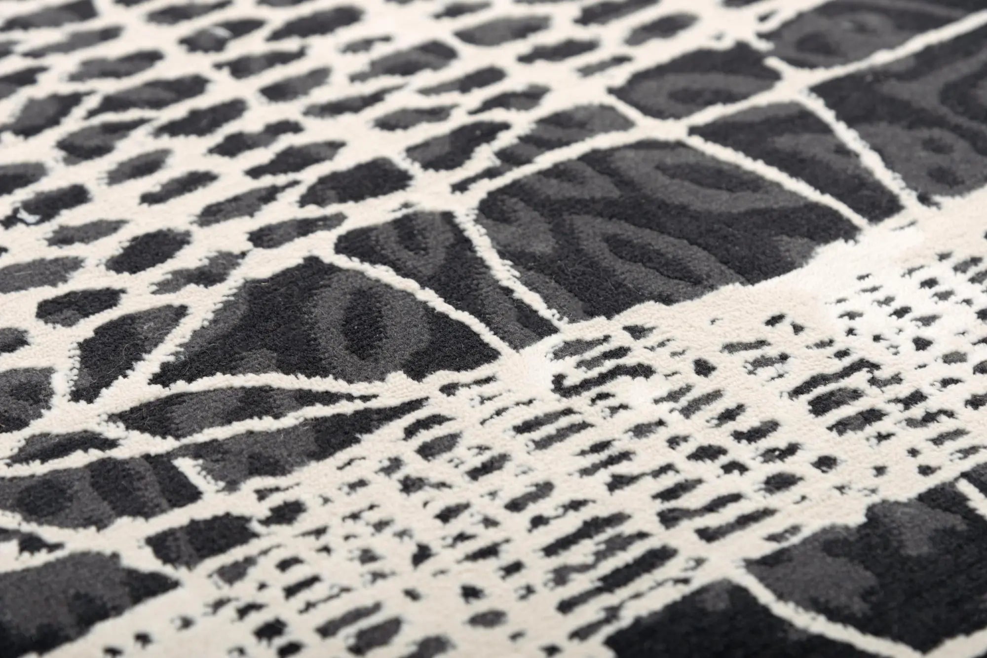 5' X 8' Beige Black Ivory And Gray Abstract Area Rug Homeroots Home Decor