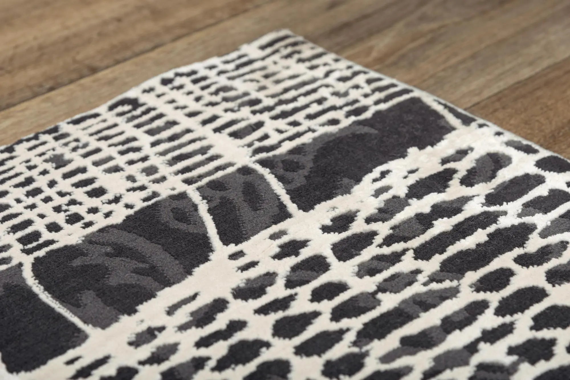 5' X 8' Beige Black Ivory And Gray Abstract Area Rug Homeroots Home Decor