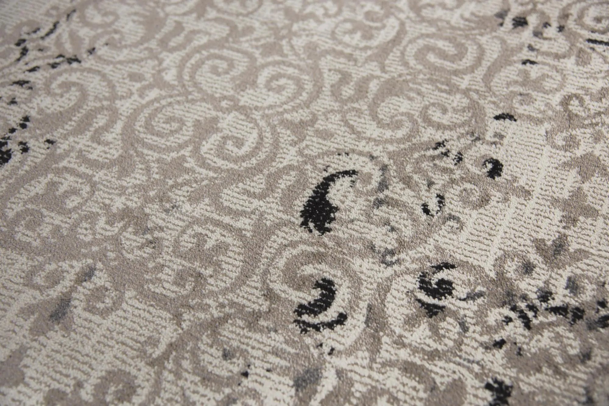 5' X 8' Beige Taupe Gray And Black Oriental Area Rug Homeroots Home Decor