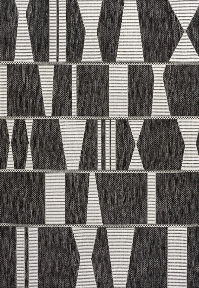5' X 8' Black And Cream Geometric Indoor Outdoor Area Rug Homeroots Outdoor