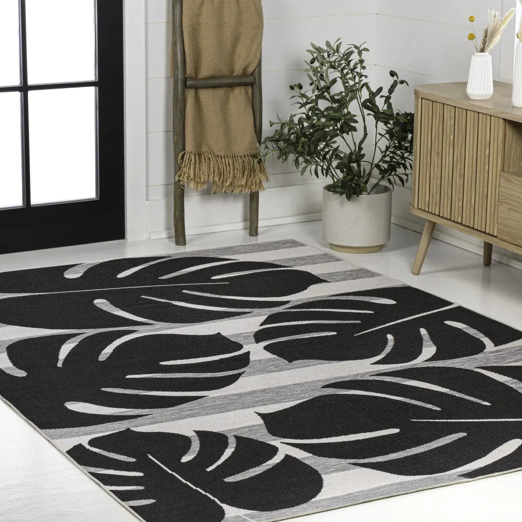5' X 8' Black And Gray Floral Indoor Outdoor Area Rug Homeroots Outdoor