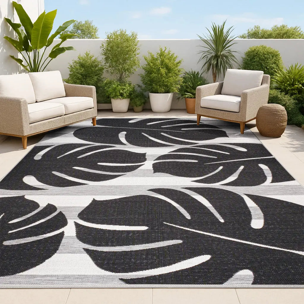 5' X 8' Black And Gray Floral Indoor Outdoor Area Rug Homeroots Outdoor