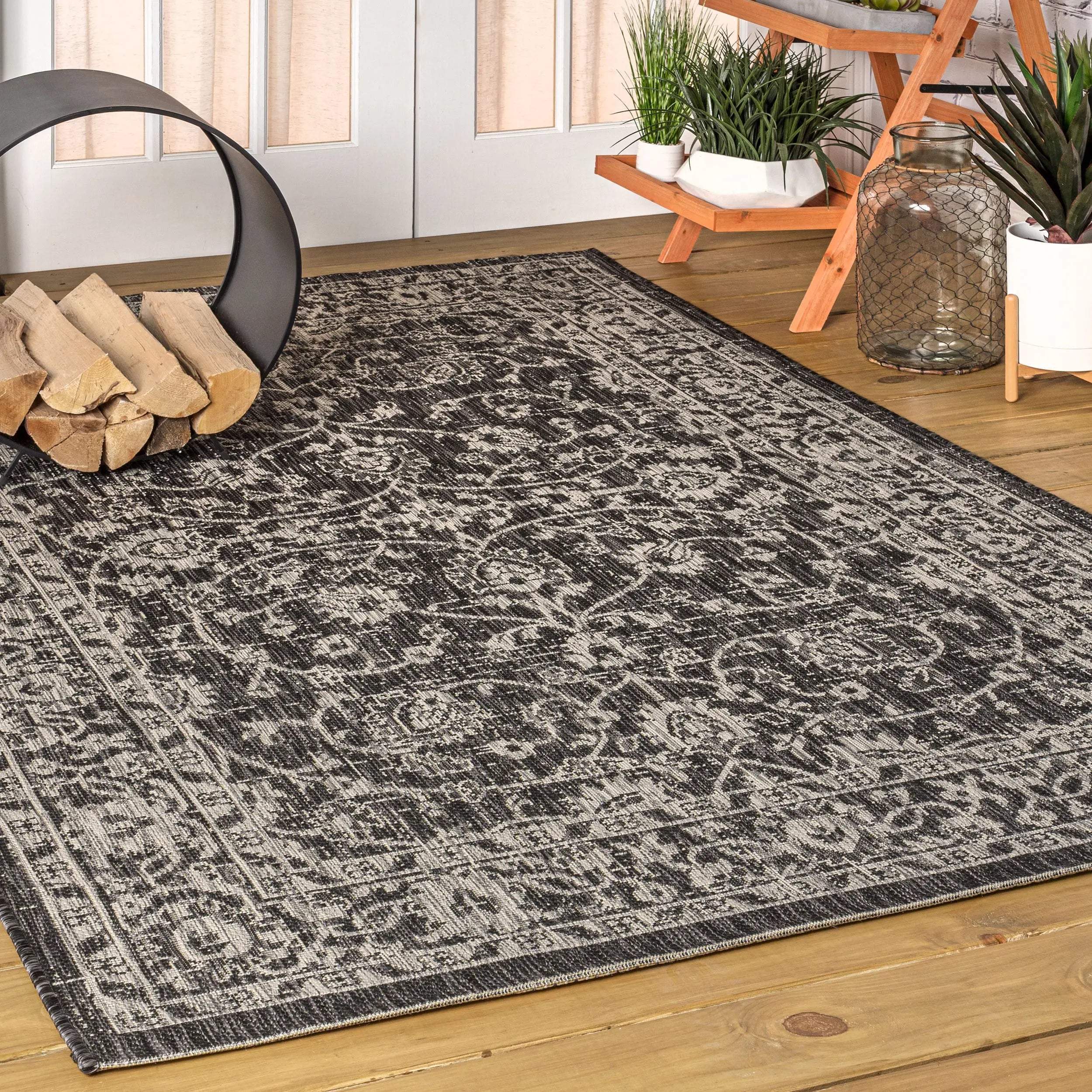 5' X 8' Black And Gray Medallion Indoor Outdoor Area Rug Homeroots Outdoor