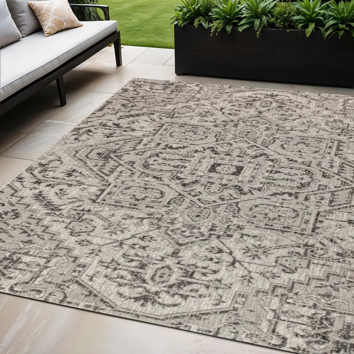 5' X 8' Black And Gray Medallion Indoor Outdoor Area Rug Homeroots Outdoor