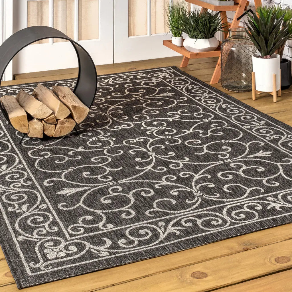 5' X 8' Black And Gray Medallion Indoor Outdoor Area Rug Homeroots Outdoor