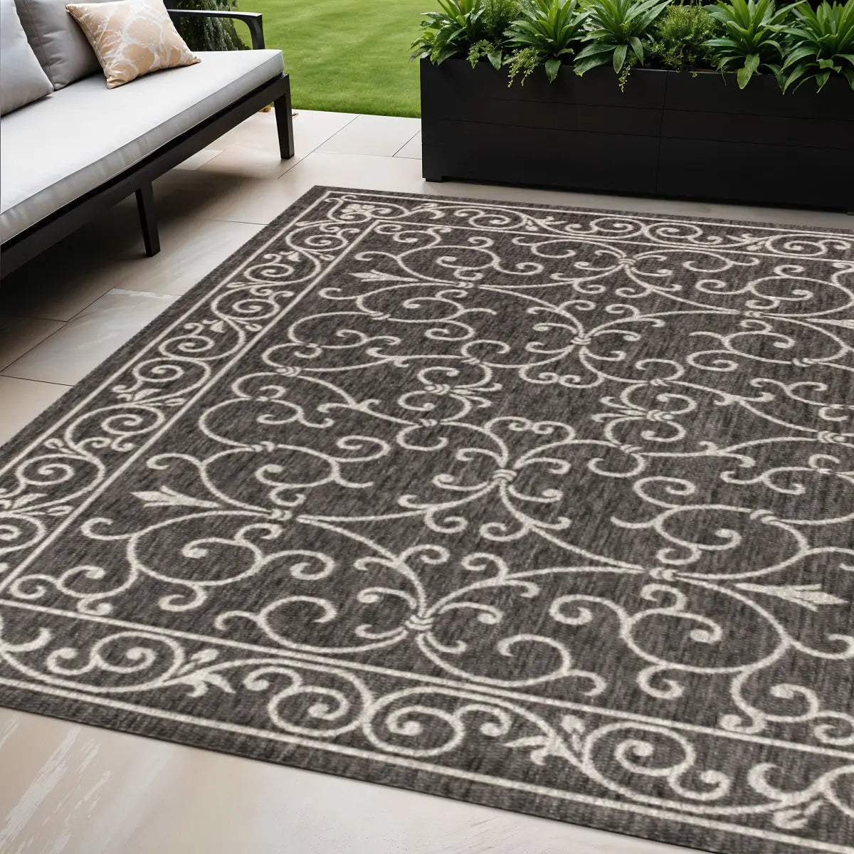 5' X 8' Black And Gray Medallion Indoor Outdoor Area Rug Homeroots Outdoor