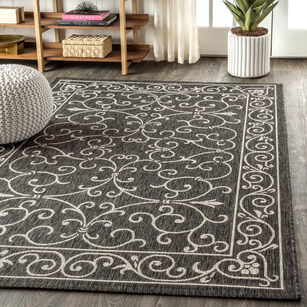 5' X 8' Black And Gray Medallion Indoor Outdoor Area Rug Homeroots Outdoor