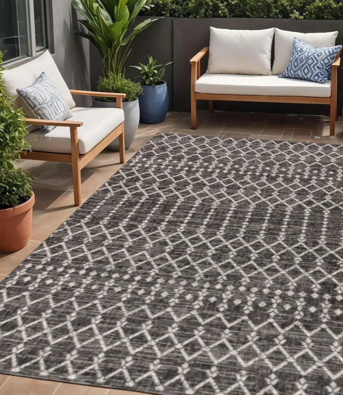 5' X 8' Black And Gray Trellis Indoor Outdoor Area Rug Homeroots Outdoor