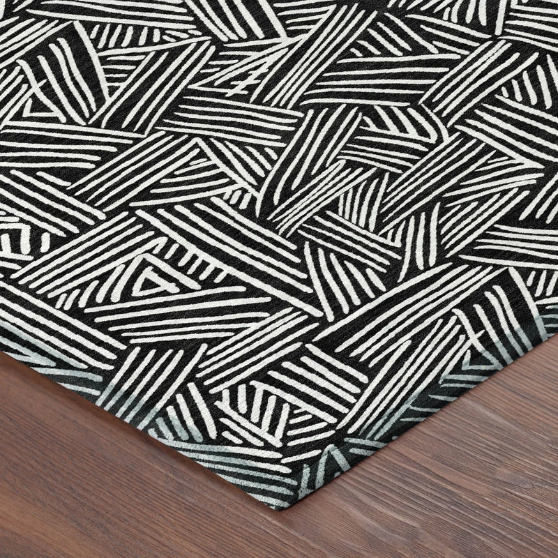 5' X 8' Black And Ivory Geometric Washable Indoor Outdoor Area Rug Homeroots Outdoor