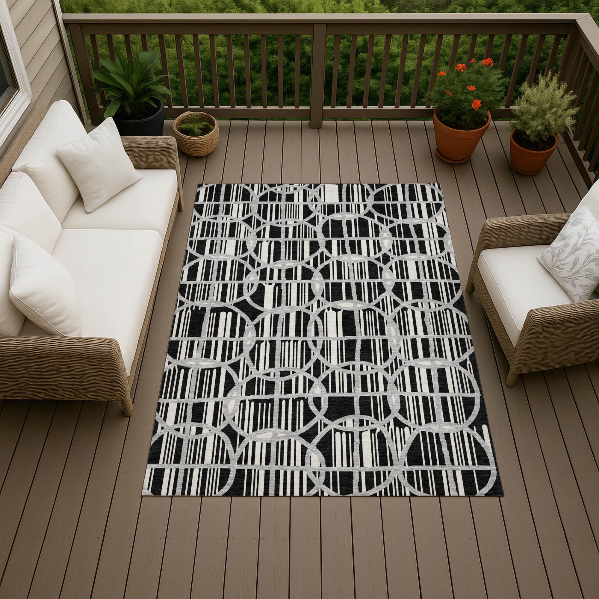 5' X 8' Black And Pewter Geometric Washable Indoor Outdoor Area Rug Homeroots Outdoor