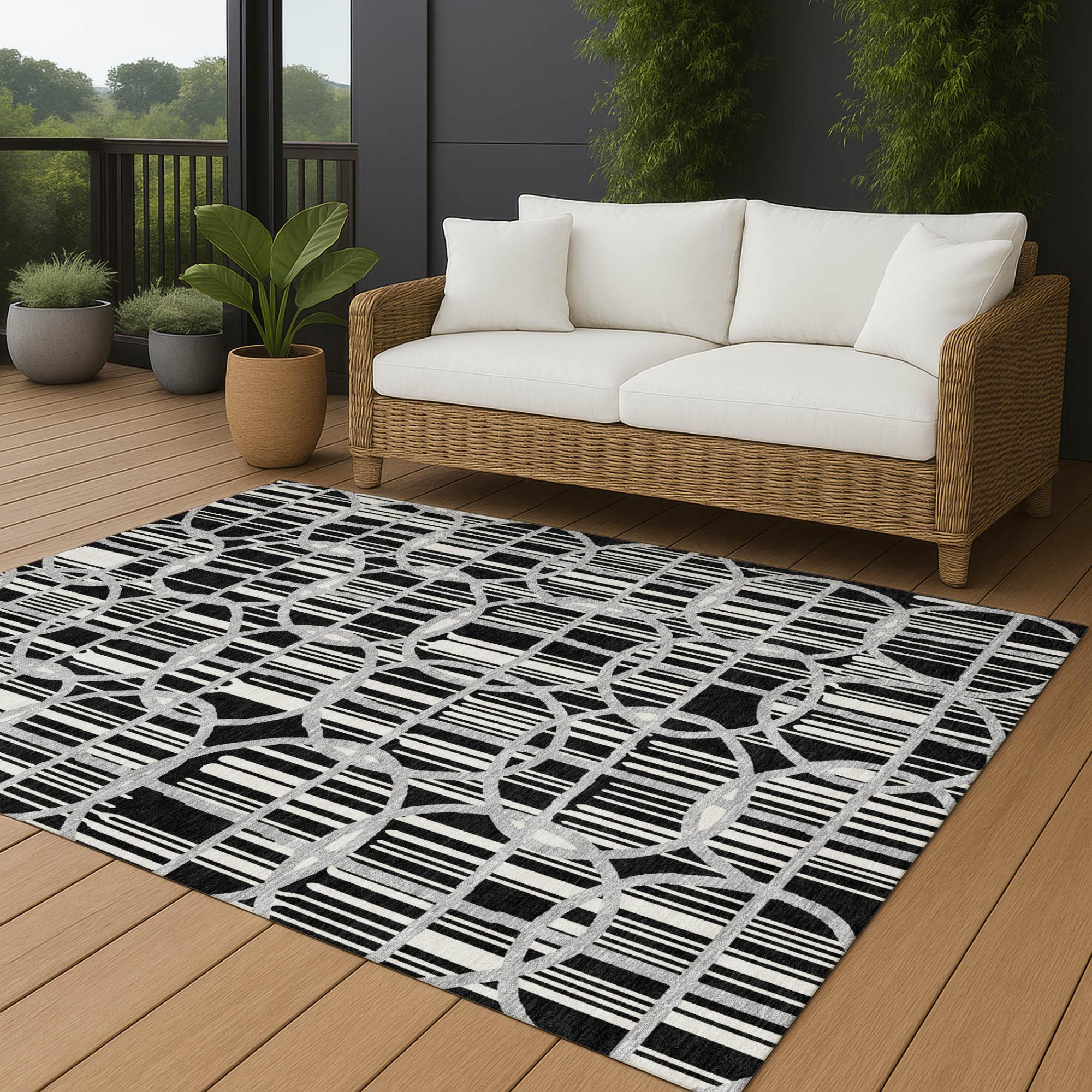 5' X 8' Black And Pewter Geometric Washable Indoor Outdoor Area Rug Homeroots Outdoor