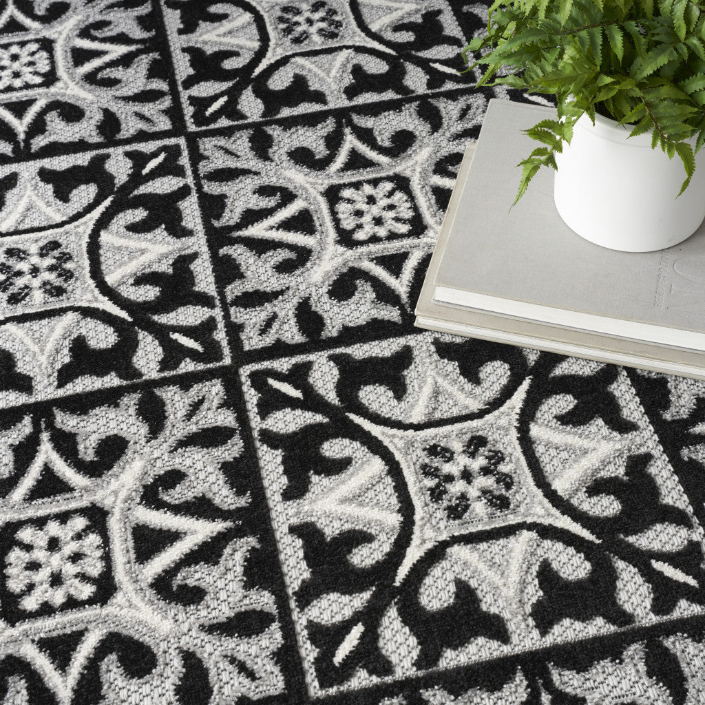 5' X 8' Black And White Fleur De Lis Stain Resistant Non Skid Area Rug Homeroots Outdoor