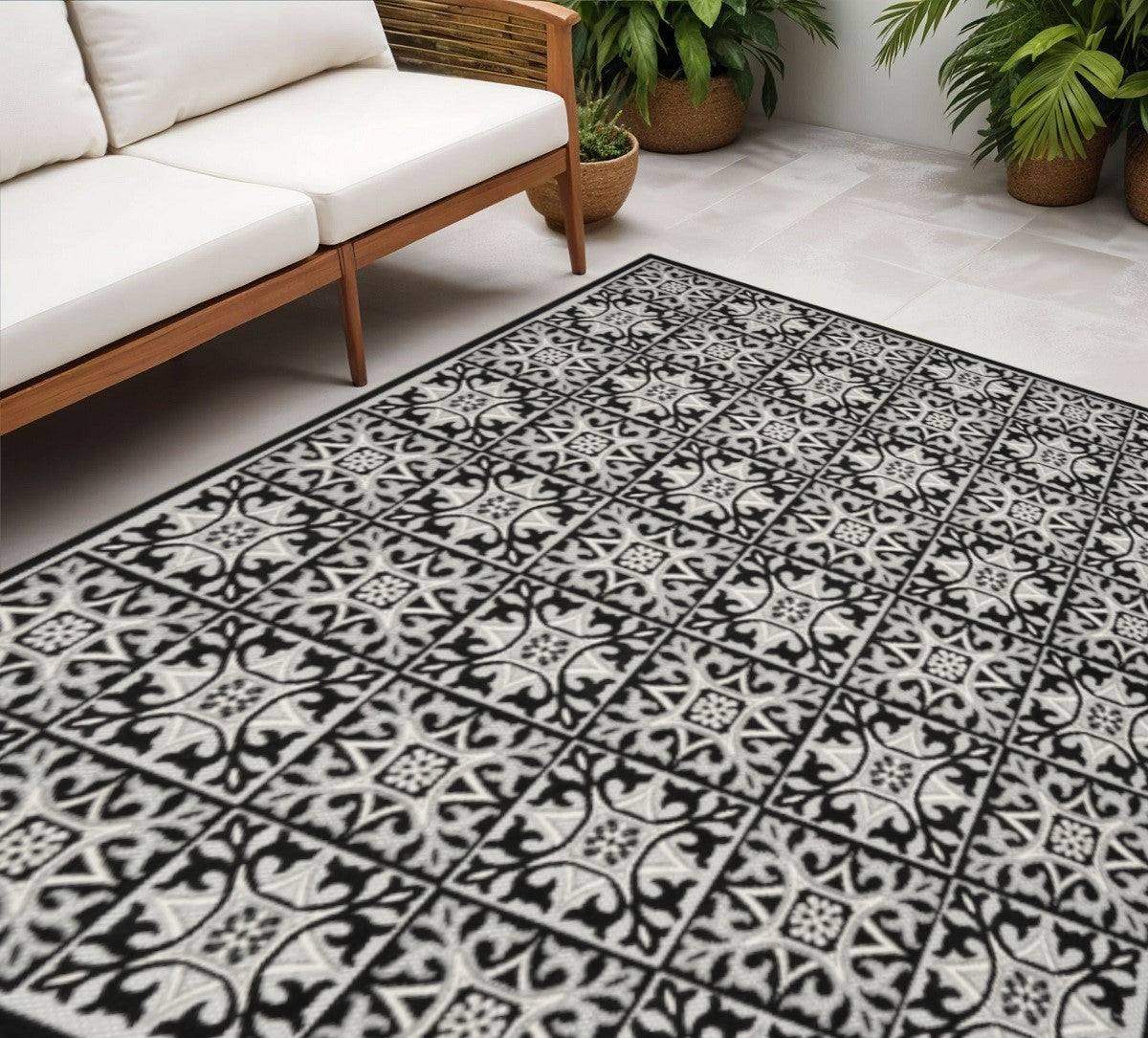 5' X 8' Black And White Fleur De Lis Stain Resistant Non Skid Area Rug Homeroots Outdoor