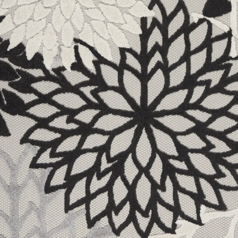 5' X 8' Black And White Floral Indoor Outdoor Area Rug Homeroots Outdoor