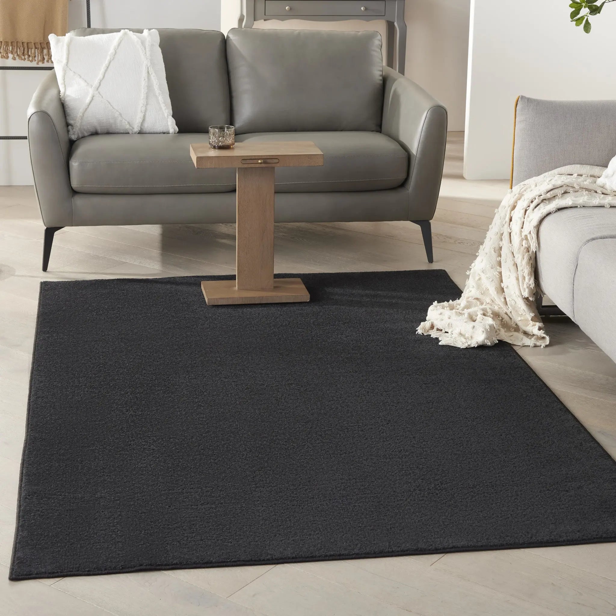 5' X 8' Black Power Loom Area Rug Homeroots Outdoor