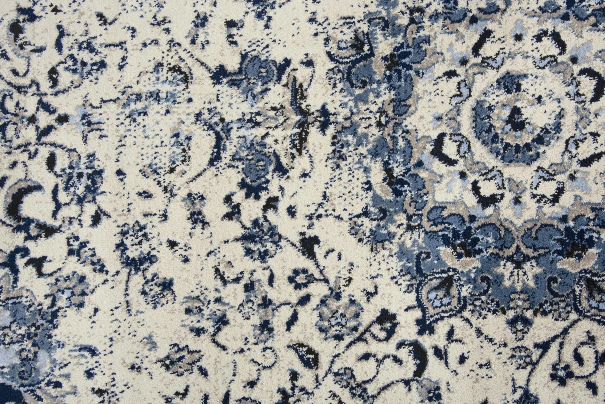 5' X 8' Blue And Cream Medallion Area Rug Homeroots Home Decor
